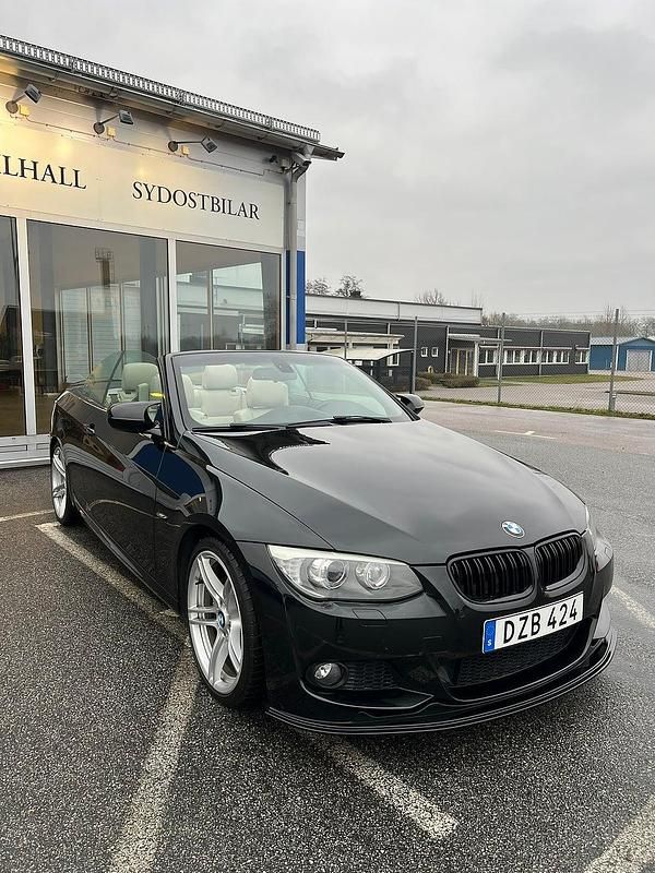 Begagnad BMW 330 Cabriolet Comfort Edition 245 HK (180 kW) 2010 Svart Cab