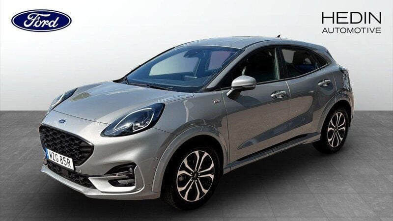 Grå (grey) Begagnad 2023 Ford Puma ST-Line SUV | 249 900 kr (Marknadspris) - Bild 1/4