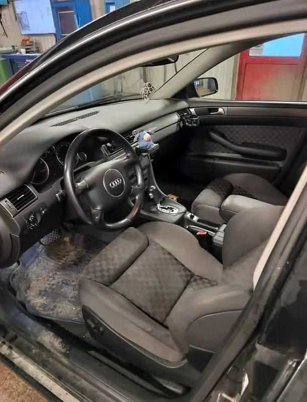 Begagnad Audi A6 170 HK (125 kW) 2003 Kombi