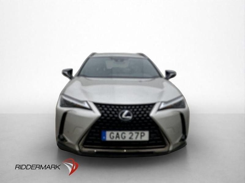 Begagnad Lexus UX 250h 184 HK (135 kW) 2022 Lgrå SUV