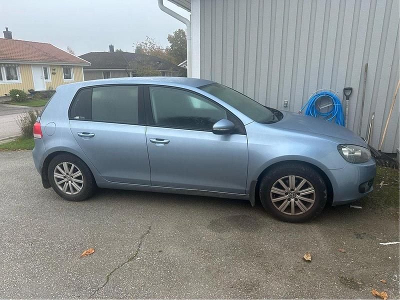 Blå Begagnad 2009 VW Golf VI Halvkombi | 42 500 kr (Marknadspris) - Bild 1/4