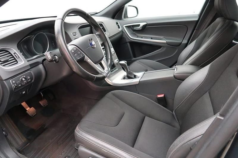 Begagnad Volvo S60 Business Edition 150 HK (110 kW) 2016 Grå Sedan