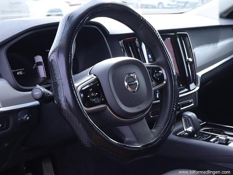Begagnad Volvo V90 350 HK (257 kW) 2022 Svart svart Kombi