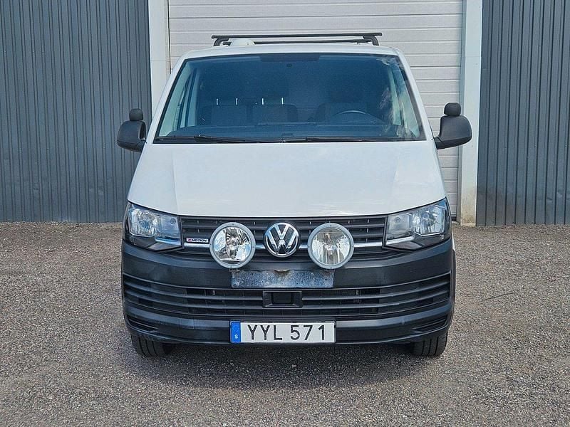 Vit Begagnad 2018 VW T6 Van | 119 000 kr (Superpris) - Bild 1/4