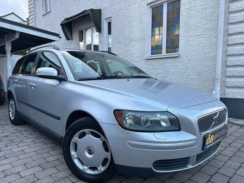 Begagnad Volvo V50 Kinetic 109 HK (80 kW) 2007 Grå Kombi