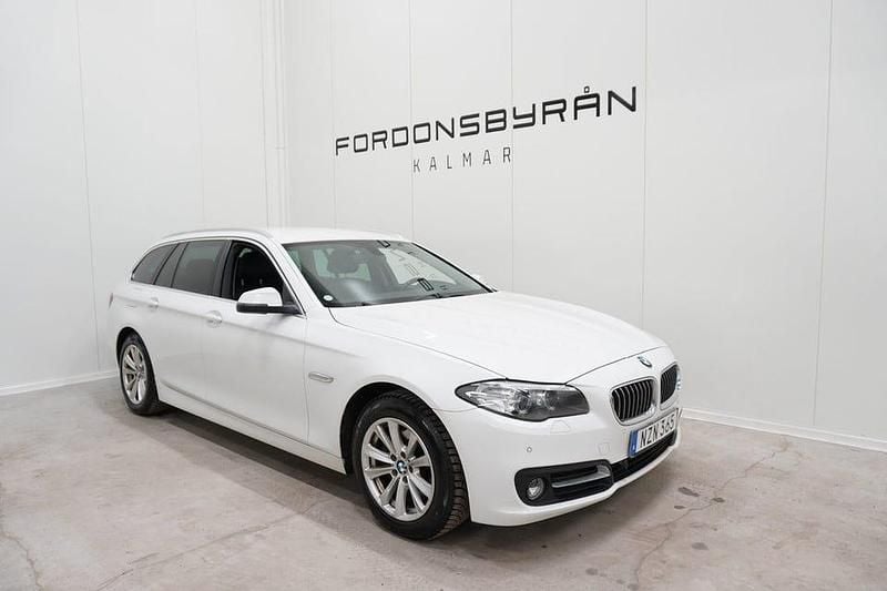 Vit Begagnad 2014 BMW 520 Kombi | 149 800 kr (Marknadspris) - Bild 1/4