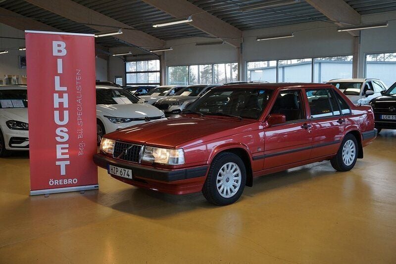 Röd Begagnad 1998 Volvo 940 Standard Sedan | 129 000 kr - Bild 1/4