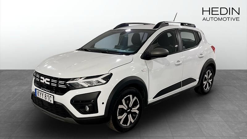 Vit Begagnad 2023 Dacia Sandero Stepway Halvkombi | 159 900 kr (Marknadspris) - Bild 1/4