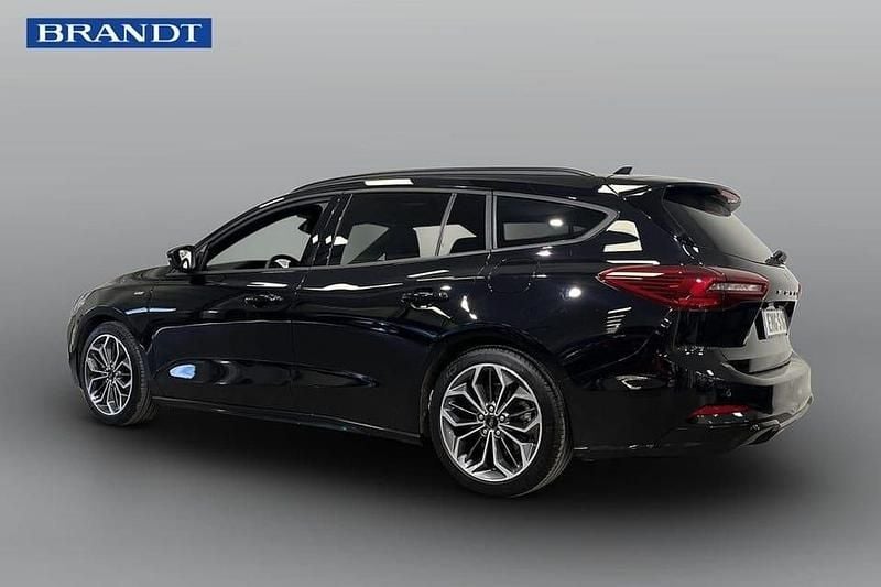 Begagnad Ford Focus ST-Line X 157 HK (115 kW) 2024 Svart Kombi