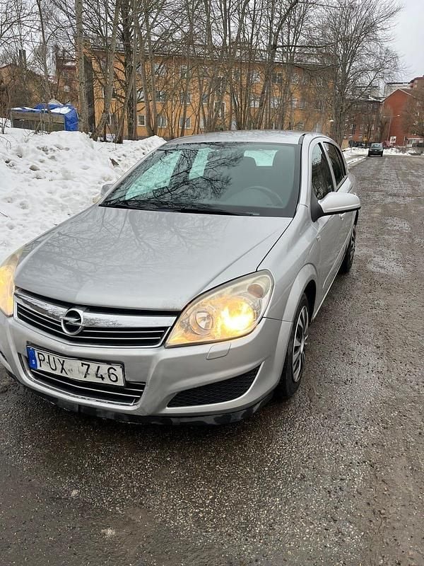 Begagnad Opel Astra 105 HK (77 kW) 2007