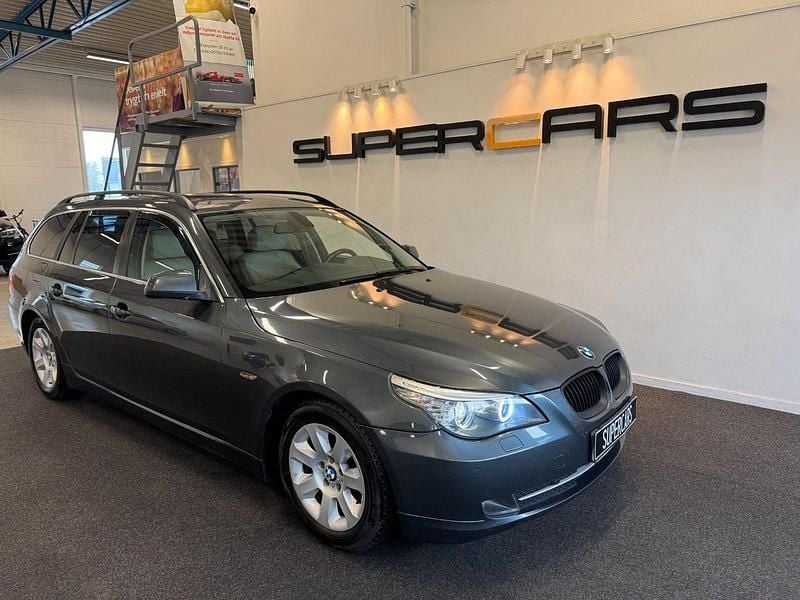 Grå Begagnad 2009 BMW 520 M Sport Kombi | 62 800 kr (Bra pris) - Bild 1/4