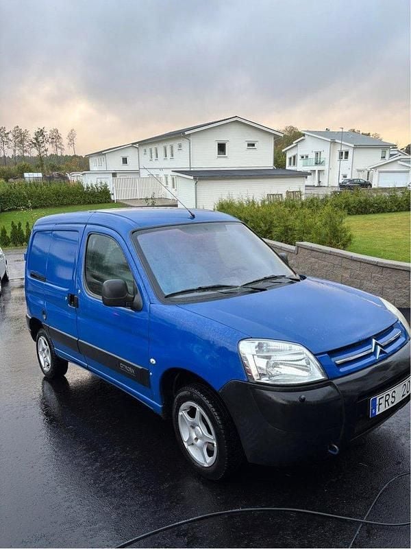 Blå Begagnad 2007 Citroën Berlingo Van | 25 000 kr (Marknadspris) - Bild 1/4
