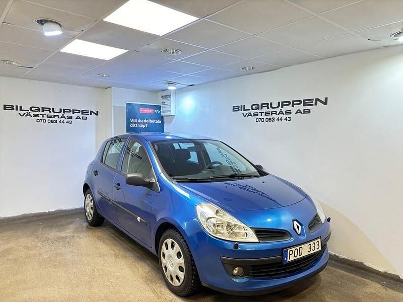 Blå Begagnad 2006 Renault Clio II Halvkombi | 27 500 kr (Marknadspris) - Bild 1/4