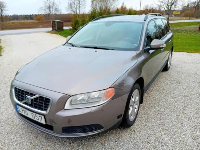 Grå Begagnad 2009 Volvo V70 Kombi | 29 000 kr (Bra pris) - Bild 1/4