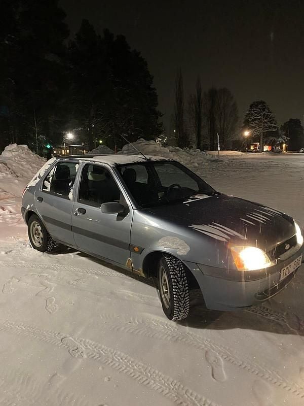 Begagnad Ford Fiesta 60 HK (44 kW) 2002 Halvkombi