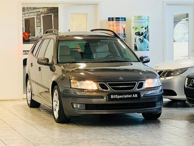 Brun Begagnad 2006 Saab 9-3 Vector Kombi | 39 999 kr (Marknadspris) - Bild 1/4