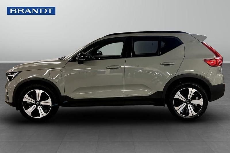 Begagnad Volvo XC40 Plus 214 HK (157 kW) 2023 Grön SUV