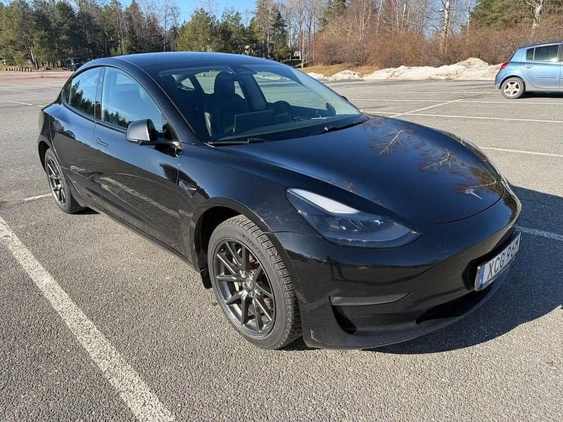 Begagnad Tesla Model 3 208 kW (283 HK) 2023 Sedan