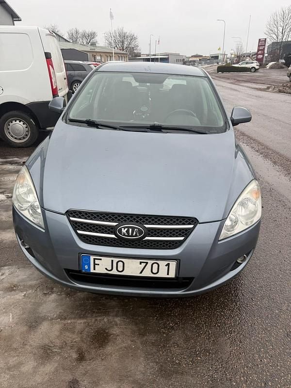 Begagnad 2007 Kia Ceed Halvkombi | 28 000 kr (Marknadspris) - Bild 1/4