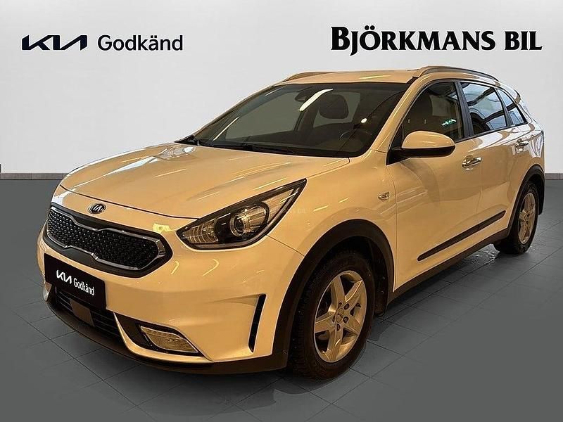 /swp/ snow white pearl m Begagnad 2018 Kia Niro Advance SUV | 209 900 kr (Marknadspris) - Bild 1/4