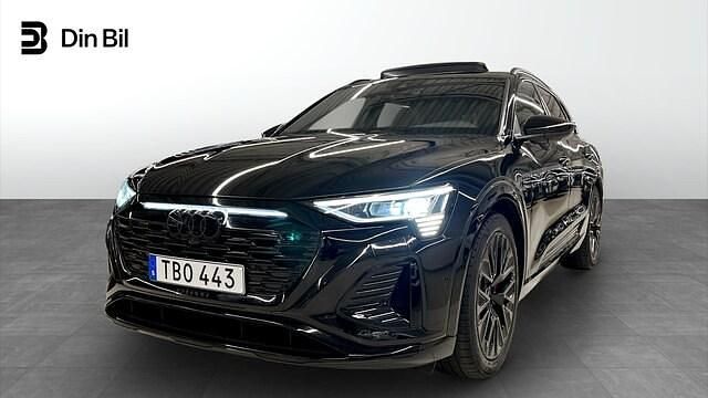Begagnad Audi Q8 e-tron S-Line 300 kW (408 HK) 2023 Mytsvart metallic SUV