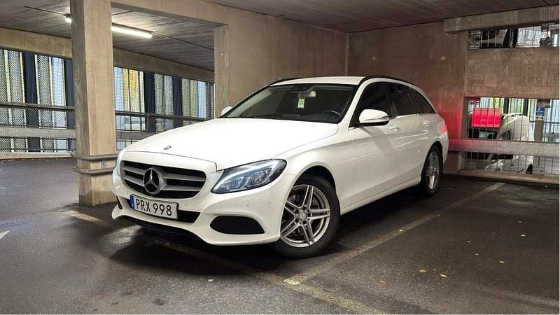 Vit Begagnad 2015 Mercedes C220 Kombi | 168 900 kr (Marknadspris) - Bild 1/4