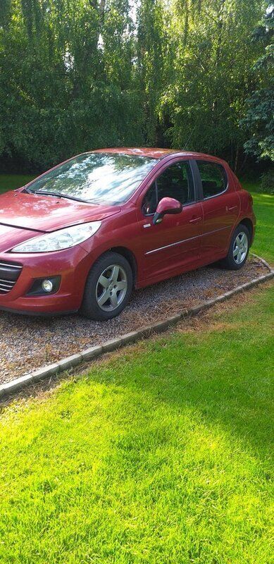 Röd Begagnad 2010 Peugeot 207 Halvkombi | 21 000 kr (Bra pris) - Bild 1/3