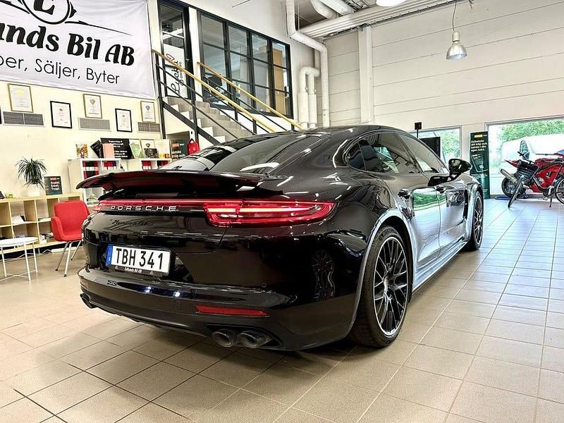 Begagnad Porsche Panamera GTS 460 HK (338 kW) 2018 Svart Sedan