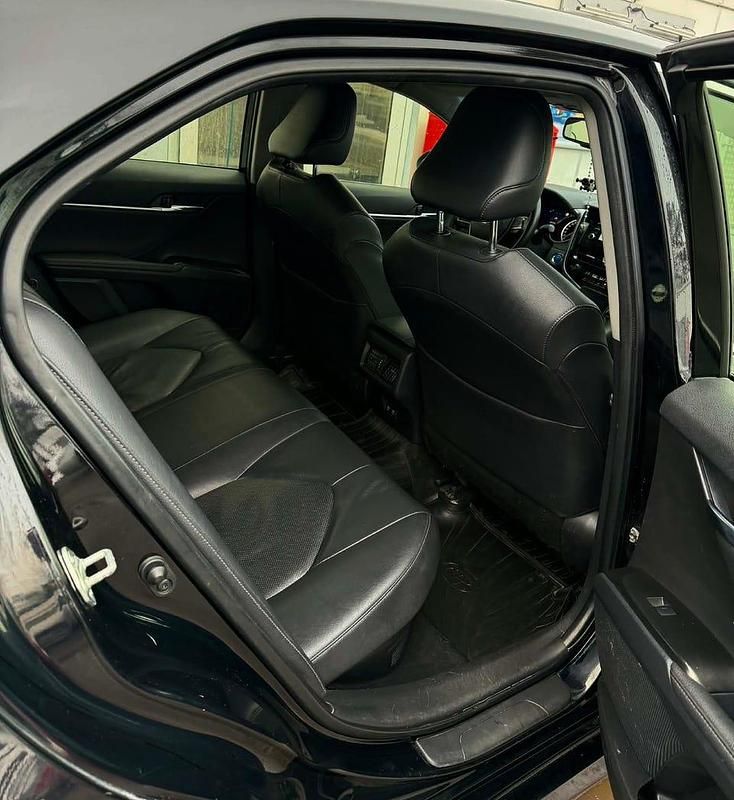 Begagnad Toyota Camry Hybrid 218 HK (160 kW) 2022