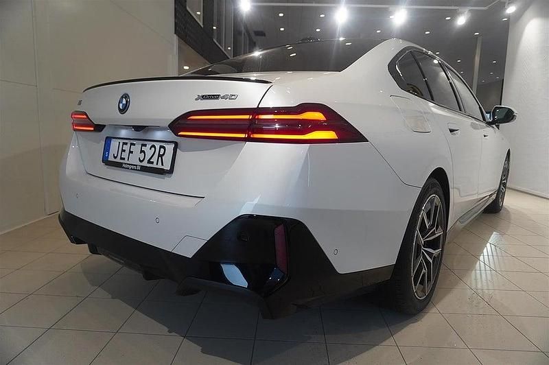 Begagnad BMW i5 M Sport 290 kW (395 HK) 2024 Vit Sedan