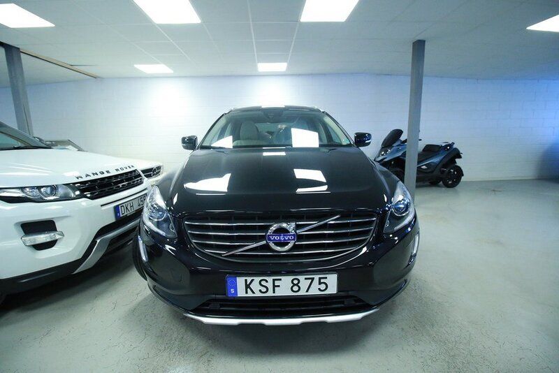 Begagnad Volvo XC60 Summum 181 HK (133 kW) 2014 Svart SUV