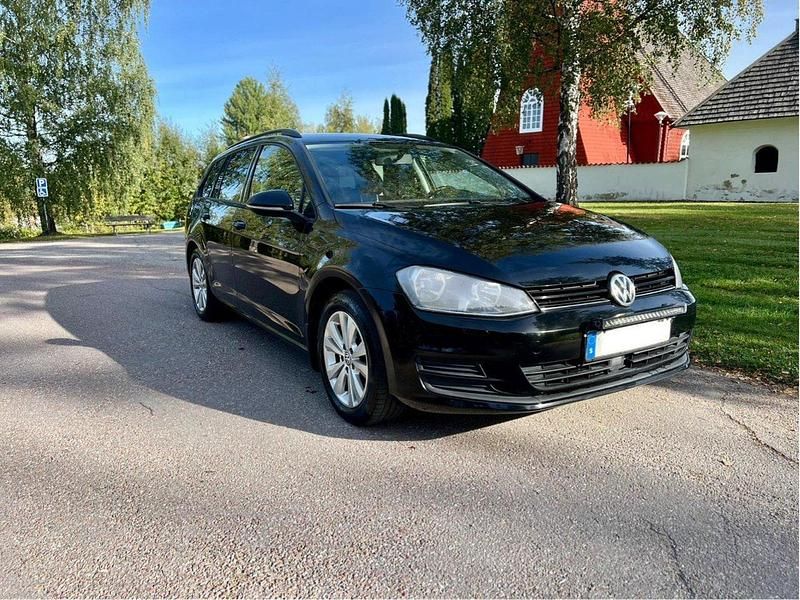 Svart Begagnad 2015 VW Golf VII Kombi | 85 000 kr (Marknadspris) - Bild 1/4
