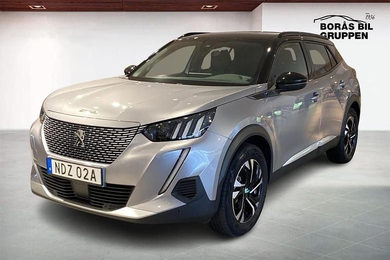 Grå Begagnad 2022 Peugeot e-2008 GT SUV | 245 000 kr (Lite dyr) - Bild 1/4