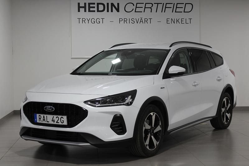 Vit Begagnad 2023 Ford Focus Active Kombi | 219 900 kr (Marknadspris) - Bild 1/4