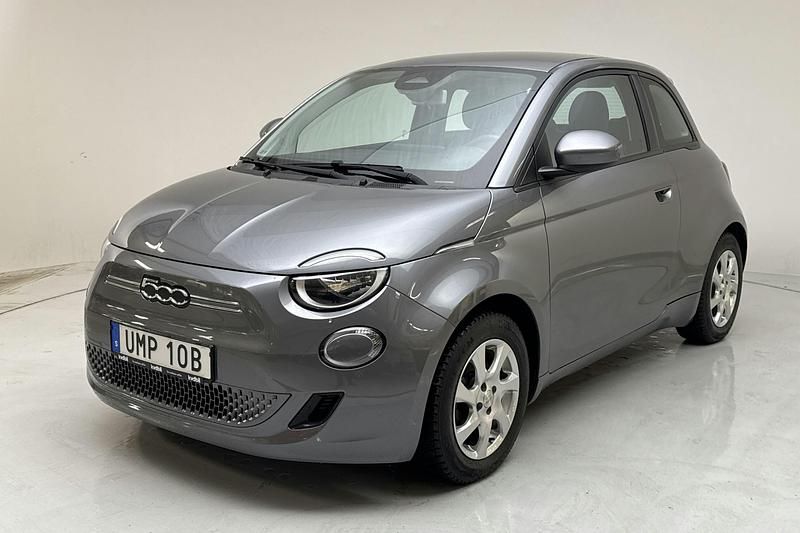 Grå Begagnad 2022 Fiat 500e | 169 000 kr (Superpris) - Bild 1/4