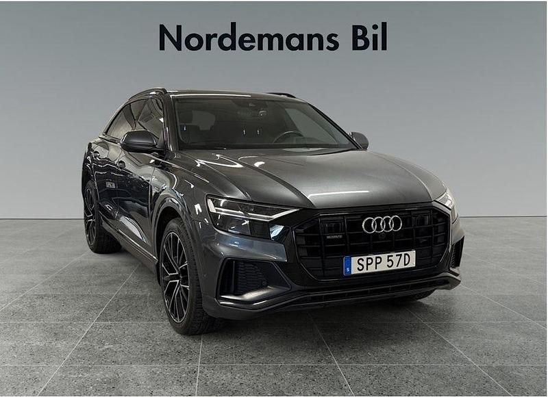 Grå Begagnad 2021 Audi Q8 S-Line SUV | 602 100 kr - Bild 1/4
