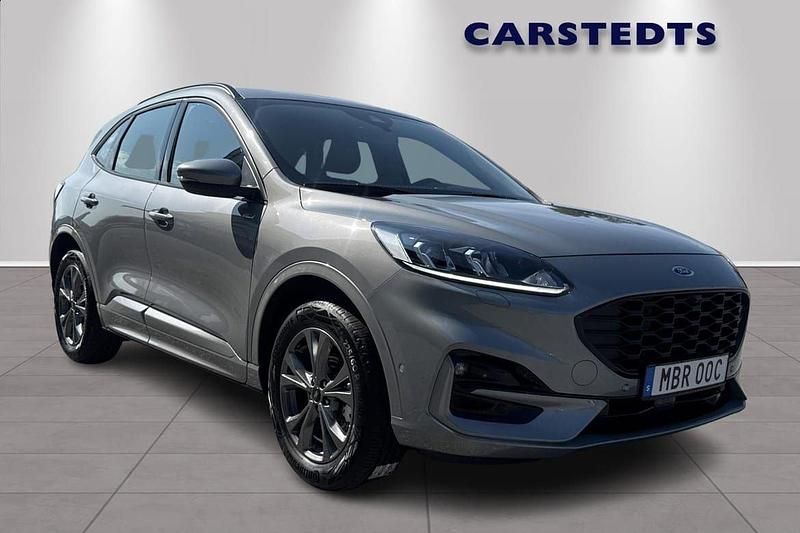 Grå Begagnad 2024 Ford Kuga Titanium SUV | 419 900 kr - Bild 1/4