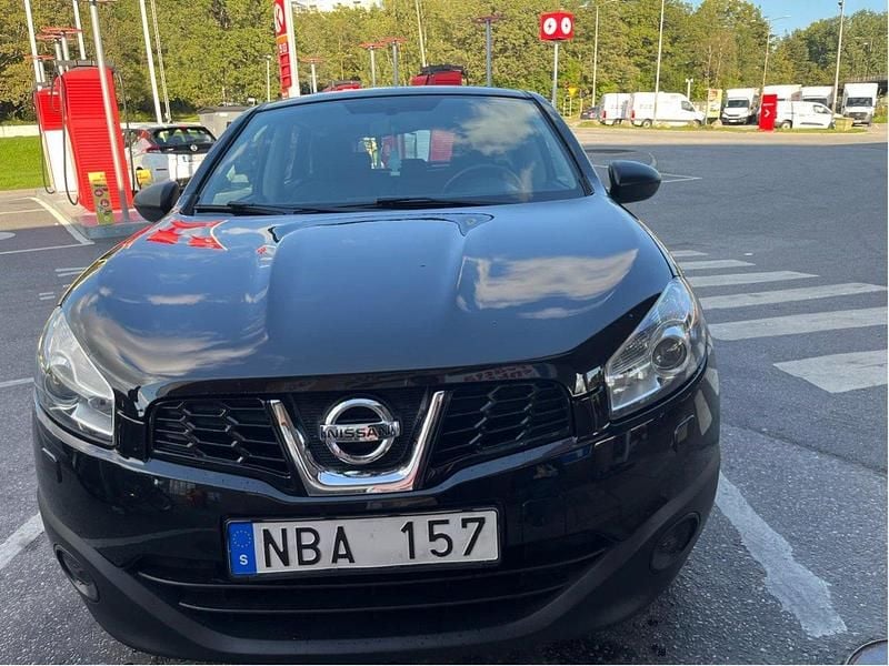 Svart Begagnad 2014 Nissan Qashqai SUV | 90 000 kr (Superpris) - Bild 1/4