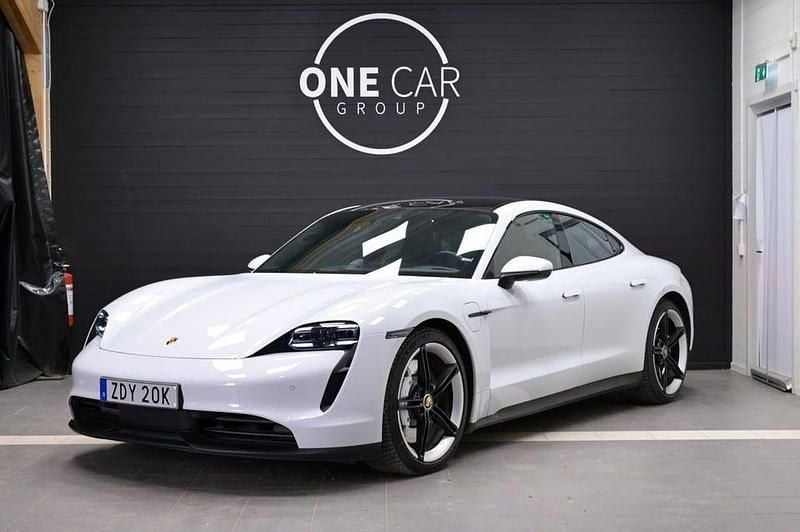 Vit Begagnad 2021 Porsche Taycan 4S Sedan | 719 800 kr (Dyr) - Bild 1/4