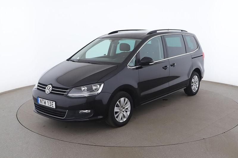 Svart Begagnad 2017 VW Sharan Comfortline Minibuss | 207 000 kr (Superpris) - Bild 1/3