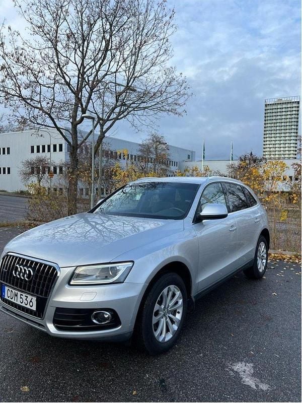 Silver Begagnad 2014 Audi Q5 Design SUV | 129 900 kr (Bra pris) - Bild 1/4