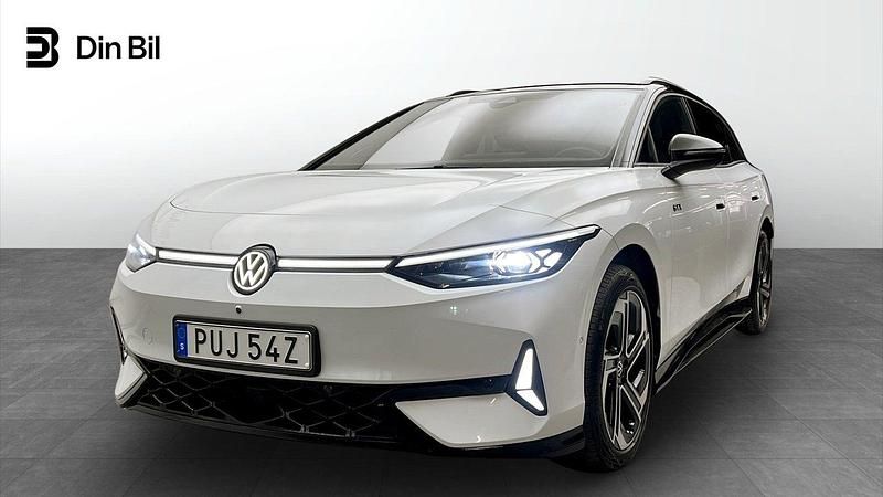 Vit Begagnad 2024 VW ID.7 GTX Sedan | 589 900 kr (Marknadspris) - Bild 1/4