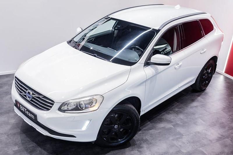 Begagnad Volvo XC60 Momentum 181 HK (133 kW) 2014 Vit SUV