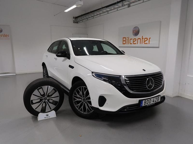 Vit Begagnad 2021 Mercedes EQC400 SUV | 319 900 kr (Bra pris) - Bild 1/3