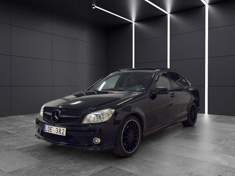 Svart Begagnad 2010 Mercedes C220 Avantgarde Sedan | 114 990 kr (Marknadspris) - Bild 1/4