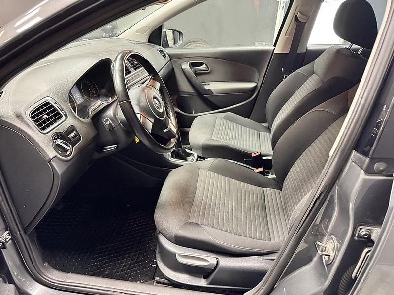 Begagnad VW Polo 86 HK (63 kW) 2011 Grå Halvkombi