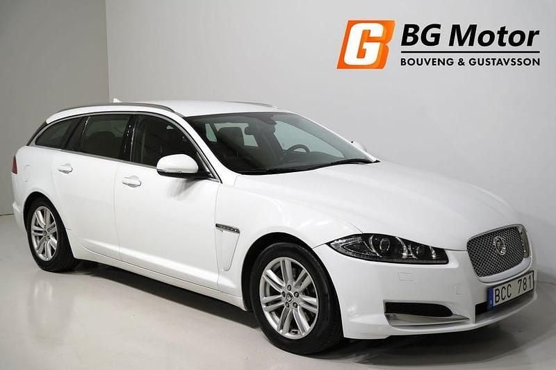 Vit Begagnad 2013 Jaguar XF Sportbrake Kombi | 89 900 kr - Bild 1/3