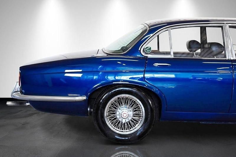 Begagnad Jaguar XJ 186 HK (136 kW) 1973 Blå Sedan