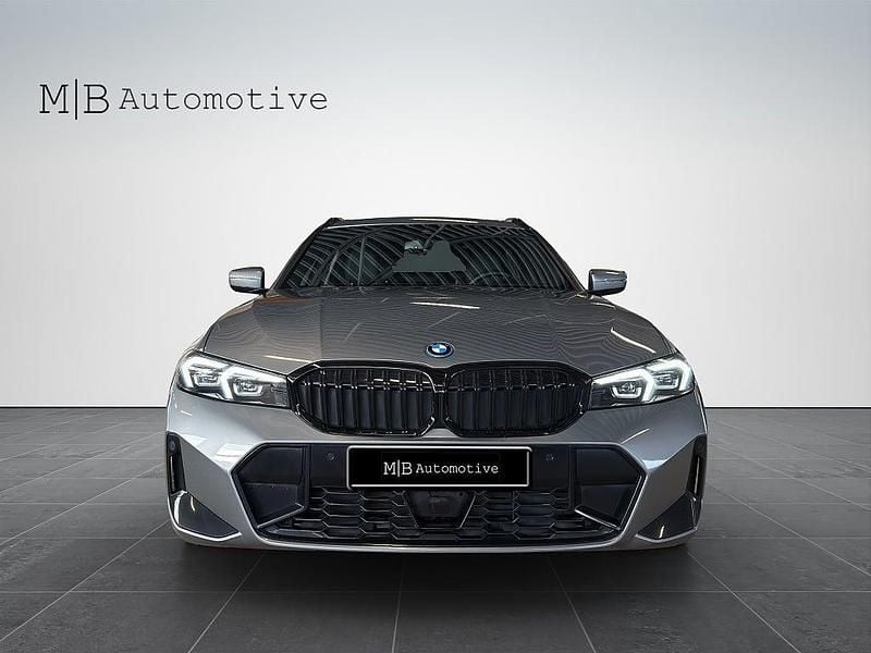 Begagnad BMW 330e M Sport 184 HK (135 kW) 2024 Grå Kombi