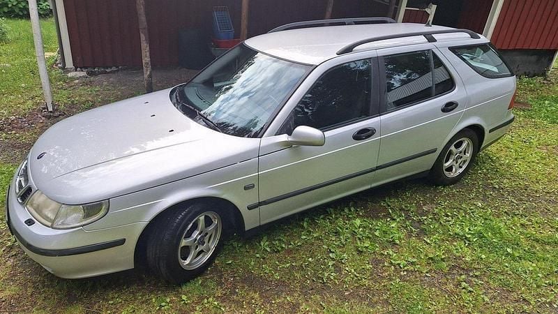 Grå Begagnad 2004 Saab 9-5 Linear Kombi | 18 000 kr (Bra pris) - Bild 1/4